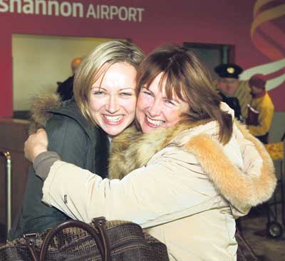 Ursula O’Meara welcomes her daughter Ciara home from Toronto for Christmas.  Picture: Liam Burke/Press 22