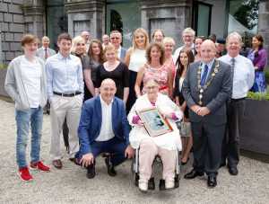  Keith Wood and Mayor of Limerick City and County, Kieran O'Hanlon with Nancy Lawless and extended family in The Hunt Museum for portal launch honours Picture: Keith Wiseman