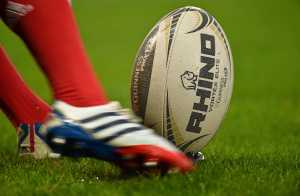 10 October 2014; JJ Hanrahan, Munster, kicks a penalty. Guinness PRO12, Round 6, Munster v Scarlets. Thomond Park, Limerick. Picture credit: Diarmuid Greene / SPORTSFILE