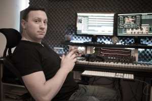 DJ/Producer Richard Lowe