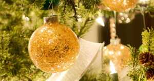 dont-throw-out-your-broken-bulbs-turn-them-into-better-christmas-tree-ornaments-w1456
