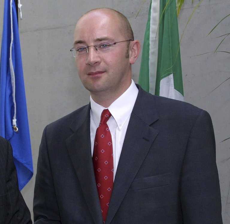 Collins seeks meeting with hospital CEO