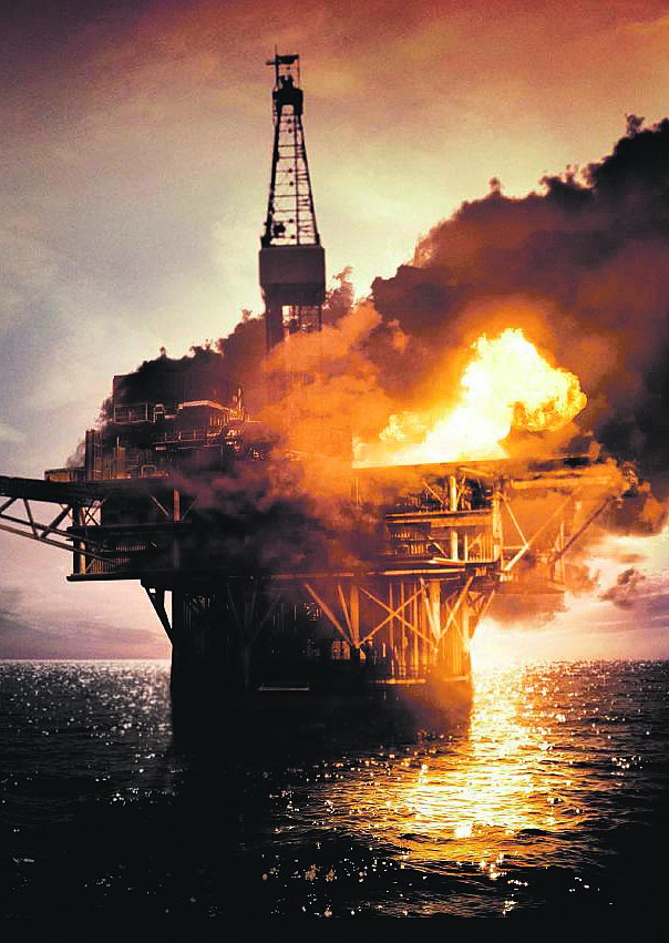 Взрыв буровых. Нефтяная платформа Piper Alpha 1988. Пожар на нефтяной платформе Piper Alpha. Взрыв на платформе «Пайпер Альфа». Пожар на нефтяной платформе Piper Alpha 6 июля 1988 года.