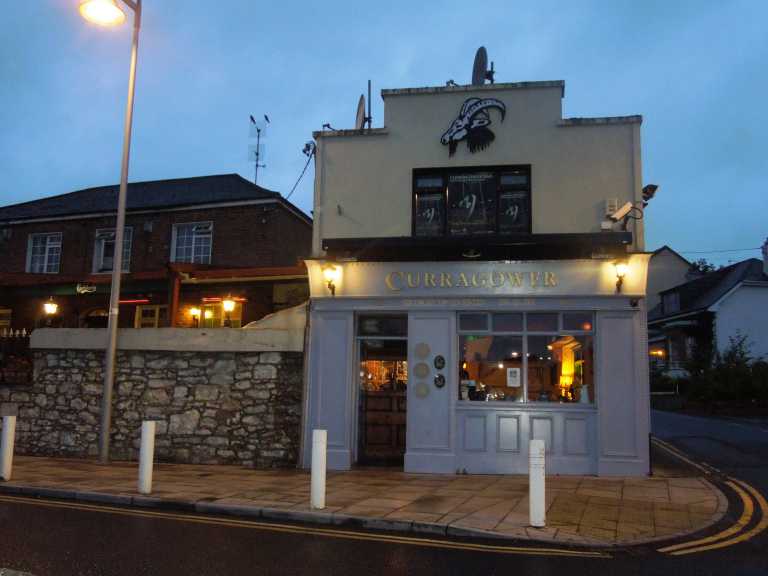 Judge orders neck tie to secure pub licence