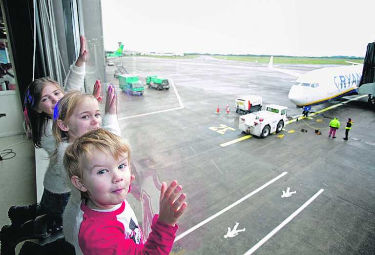 Santa conjures up Christmas magic in Shannon