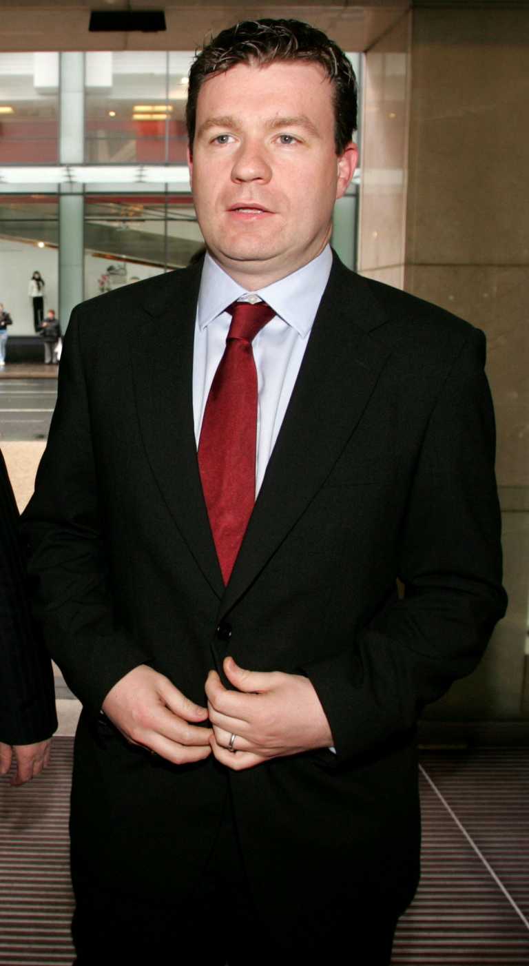 Pharmacists should be allowed to vaccinate under 30s from next week