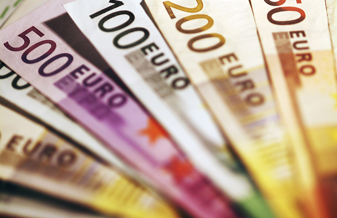 buying_euros_as_a_long_term_investment_risks_and_rewards