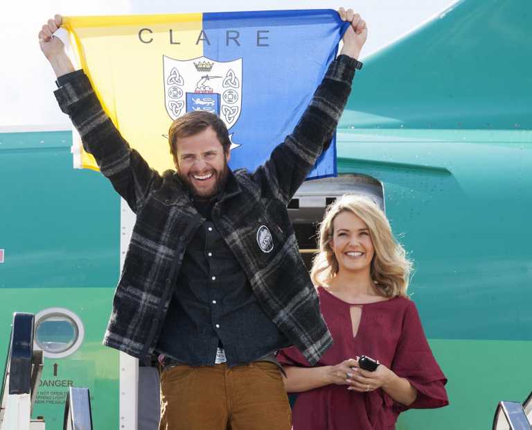 Conqueror of Everest returns home to hero’s welcome