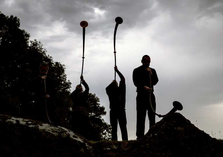 #WATCH Summer solstice celebrated in dawn ceremony at Lough Gur