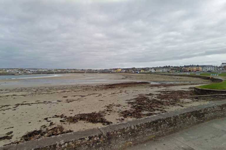 Holiday makers left high and dry on Kilkee beach