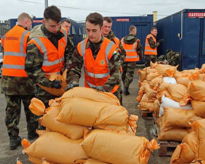 Members of the Irish Defence Forces, Sarsfield Barracks, 2 Limerick storm preparations