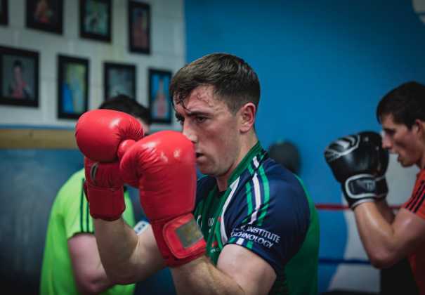 Hurlers boxing