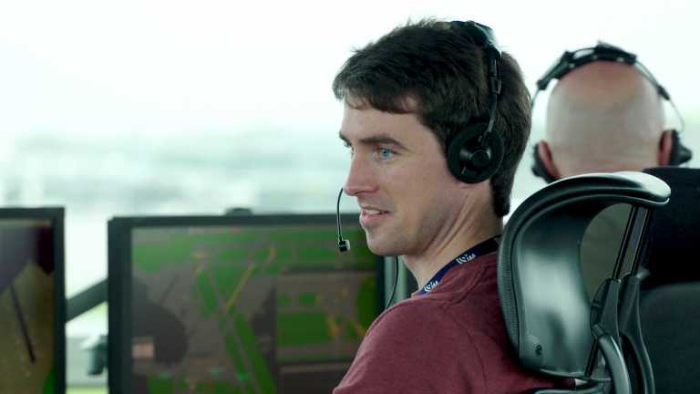 #WATCH Air traffic controllers will guide Santa to the Mid West