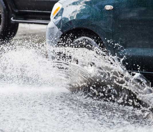 road flooding, aquaplaning, flooded road