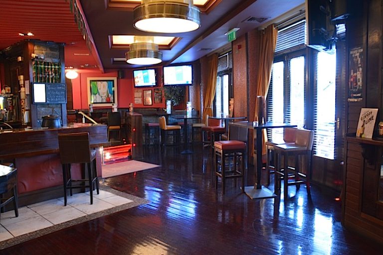 Armed pub raiders lay in wait