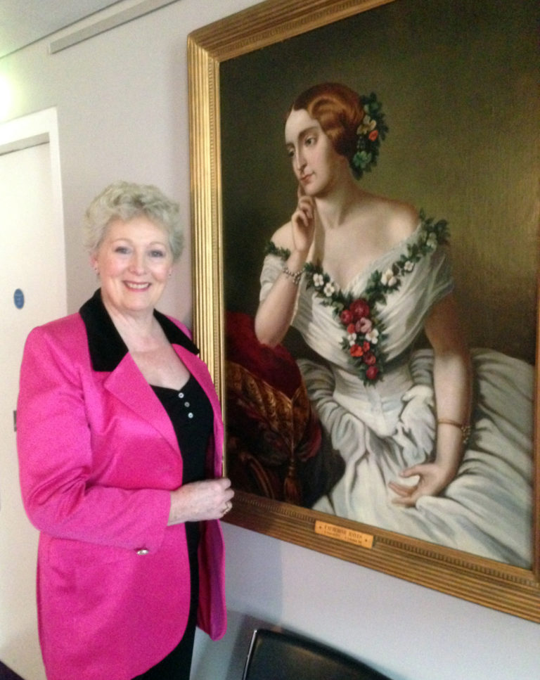 Suzanne Murphy returns to the Opera stage