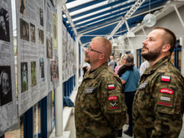 Righteous Among the Nations, an exhibition on the many ordinary Polish people who rescued Jews from the Nazi terror during the Second World War was officially opened on Thursday in the Glazed Street of Limerick City Hall on Merchant’s Quay by Mayor of Limerick City and County, Stephen Keary. Pawel Stasile and Avtuv Slowinski Limerick branch of the Military Unit of Jozef Pilsudski Strzelec. Picture: Keith Wiseman