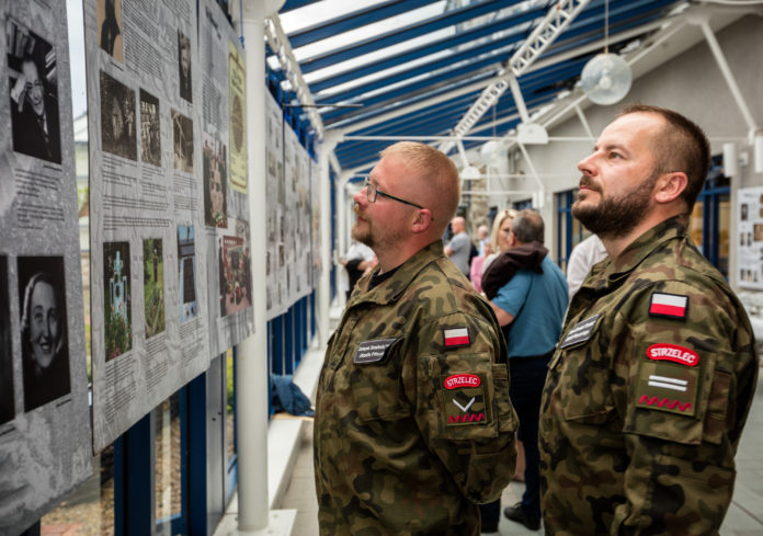 Righteous Among the Nations, an exhibition on the many ordinary Polish people who rescued Jews from the Nazi terror during the Second World War was officially opened on Thursday in the Glazed Street of Limerick City Hall on Merchant’s Quay by Mayor of Limerick City and County, Stephen Keary. Pawel Stasile and Avtuv Slowinski Limerick branch of the Military Unit of Jozef Pilsudski Strzelec. Picture: Keith Wiseman