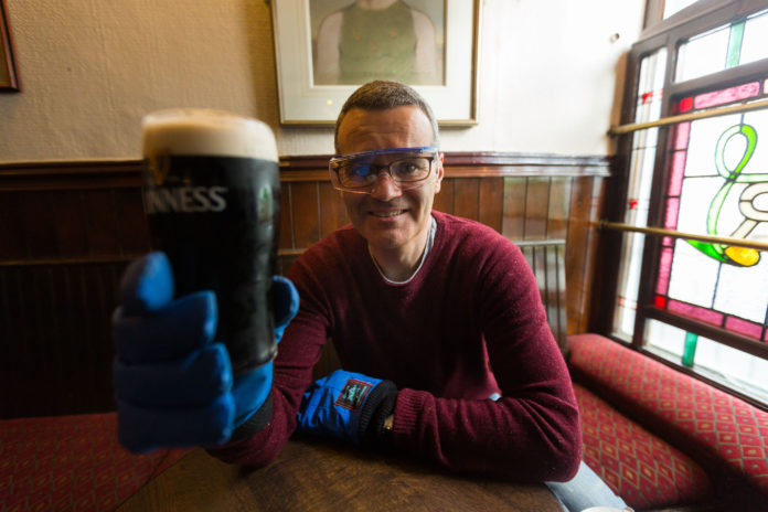 Dr Peter Davern, Chemical Sciences/SSPC at the Pint Of Science event at JJ Bowles, Limerick. Photo: Oisin McHugh True Media