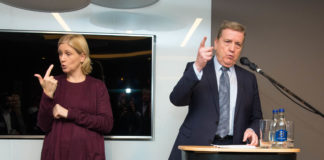 Pointing the way ....... Minister of State Pat Breen with sign language interpreter Carri O'Donnell at the opening of the new AMCS headquarters in Limerick. Photo: Diarmuid Greene