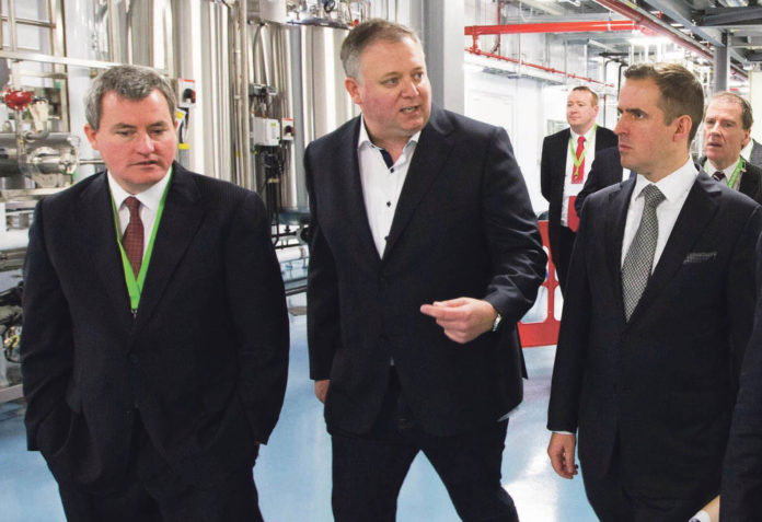 Regeneron Vice President and Limerick Site Head Niall O'Leary (centre) with Senator Kieran OÕDonnell (left) and IDA chief executive Martin Shanahan at the Raheen facility. Photo: Sean Curtin