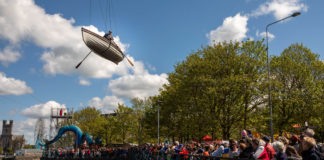 05/05/2019 REPRO FREE Jym Daly, Fidget Feet Aerial Dance performs at Riverfest Limerick. The banks of the Shannon was the epi-centre of the first major national festival of the year as thousands attended events that celebrate the city and it's prized asset, its waterway. Pic Sean Curtin True Media.