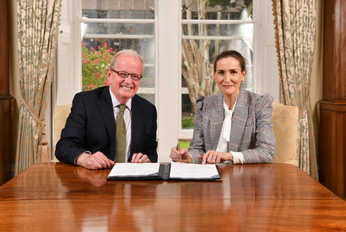 Dr Des Fitzgerald, President of the University of Limerick, and Dr Anne Heffernan, Dunnes Stores at the contracting signing in Plassey House, University of Limerick. Photo by Diarmuid Greene / True Media