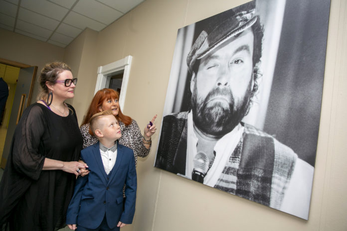 Brendan Grace Shannon 3 Pictured L-R are Brendans daughter Amanda, grandson James Gillespie (11) and wife Eileen, at The Wall of Fame at Shannon Airport today.Pic Arthur Ellis.