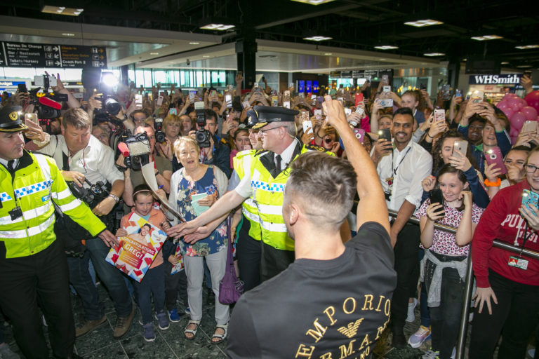 Watch: Greg O’Shea welcomed home by hundreds at Shannon Airport