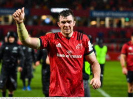 Peter O'Mahony of Munster acknowledges supporters after the Heineken Champions Cup Pool 4 Round 3 match between Munster and Saracens at Thomond Park in Limerick. Photo by Brendan Moran/Sportsfile