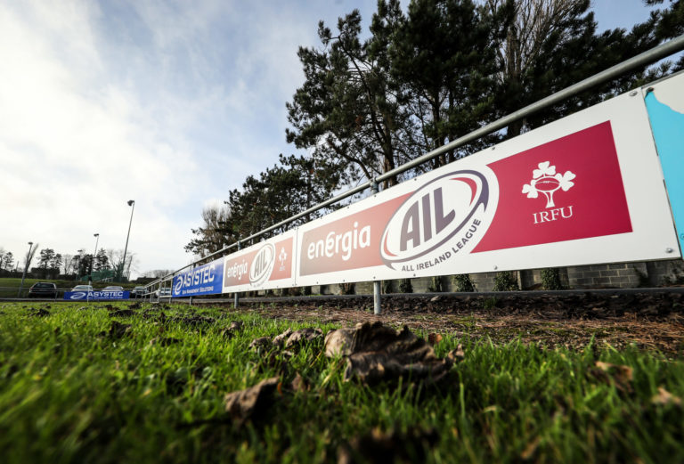 High flying Munsters welcome leaders Con to Greenfields