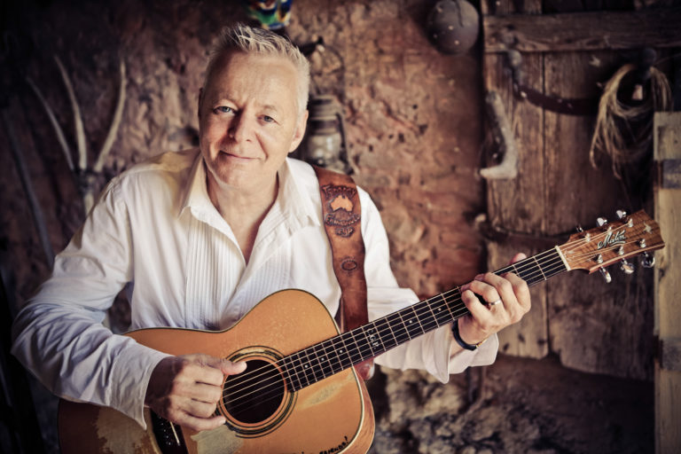 Tommy Emmanuel plays UCH Limerick