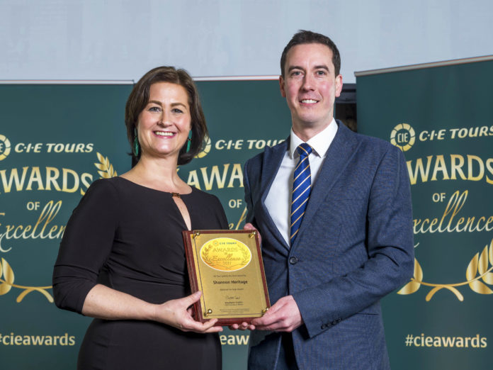 Niall O'Callaghan, MD, Shannon Heritage recieving a CIE award from Elizabeth Crabill, CEO,CIE Tours International
