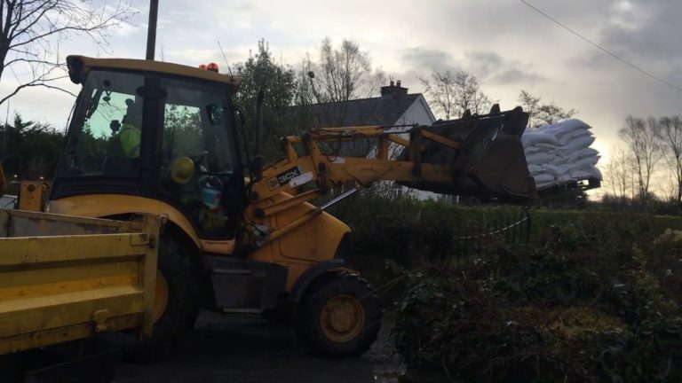 Watch: Thousands of sandbags delivered to homes in Clare under threat of rising floodwater