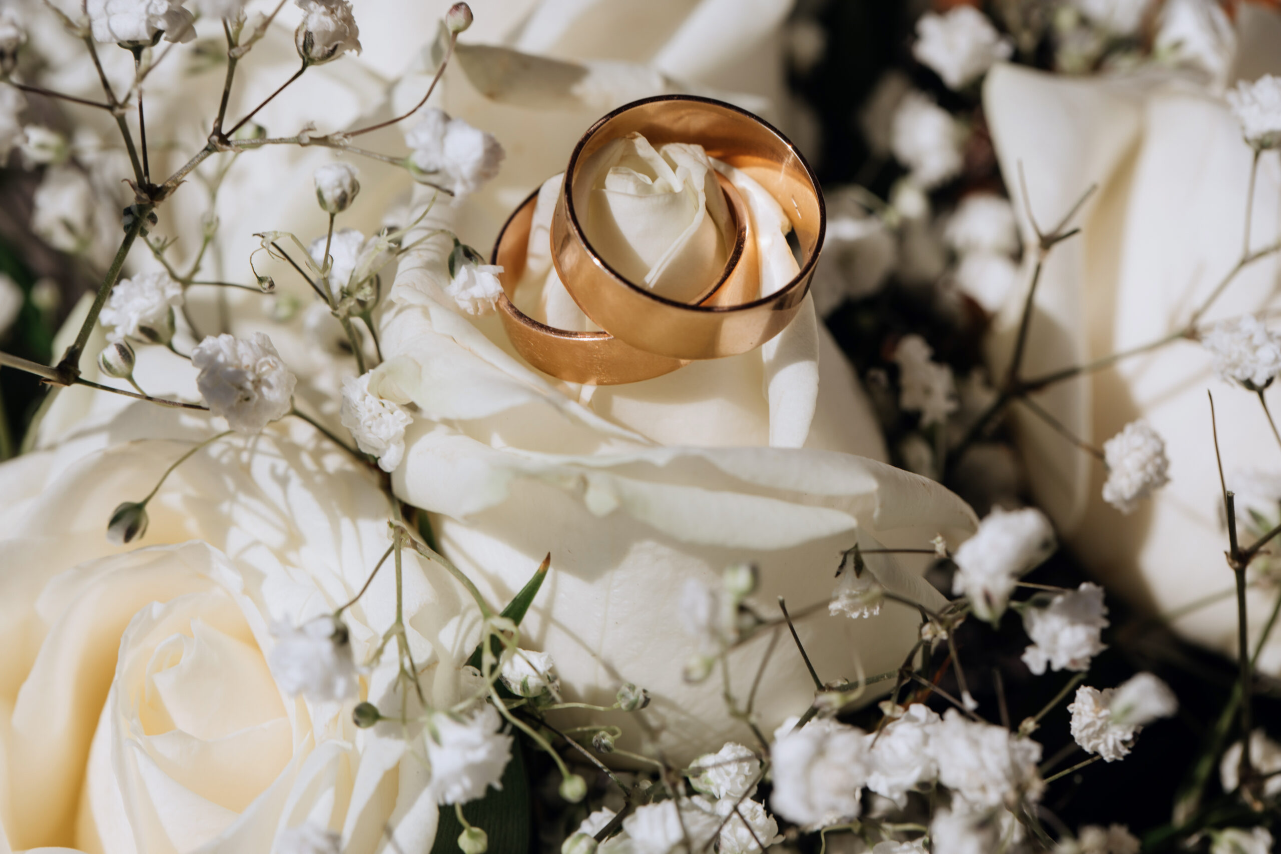 bishop says that sunday weddings may be considered foto free wedding