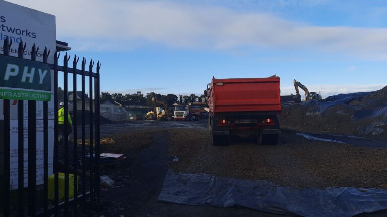 Sinead stages sit-down protest at gas site