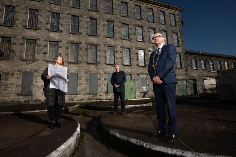 Cleeves Riverside Quarter step forward