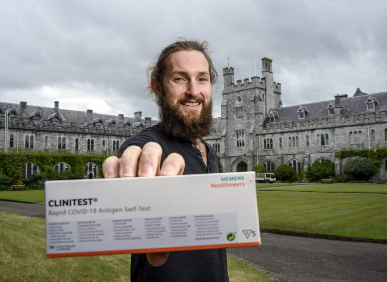 Olympic heroes call on students to row in behind Covid research project