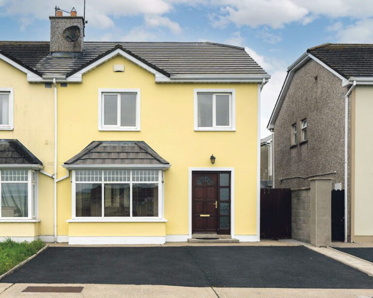 Spacious 3 bed semi,  just 10 minutes from Limerick City