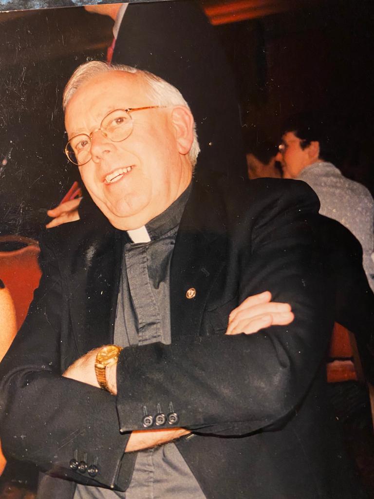 Tributes paid to “celebrity” Limerick cleric who famously scored Irish World Cup team’s private audience with Pope