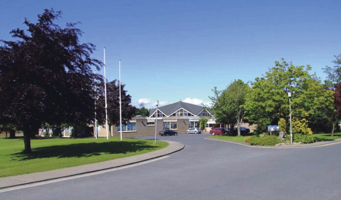 E Crescent College
