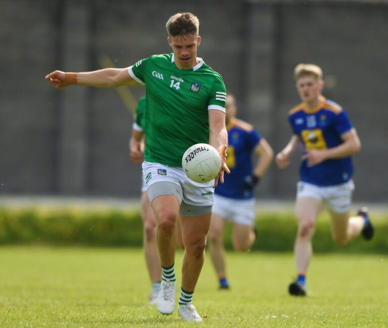 Footballers lose ground in promotion chase