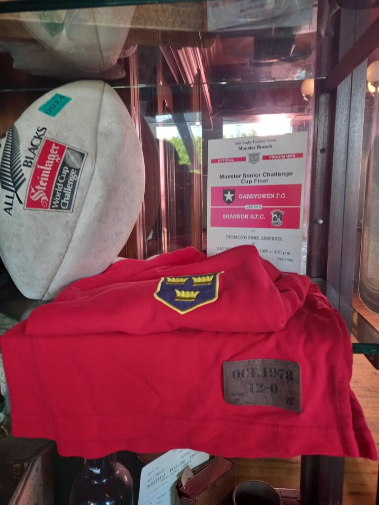 Ardhu Bar contents auction