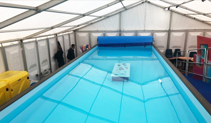Pop-up swimming pool