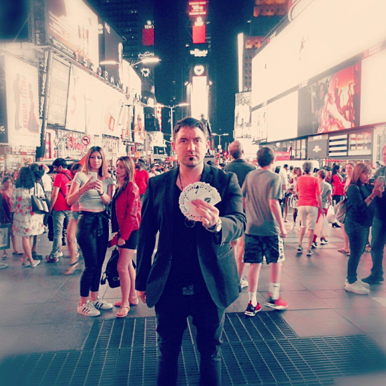 Limerick entertainer brings the magic to Hollywood