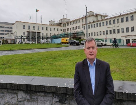 Deputy Kieran O'Donnell outside University Hospital Limerick.