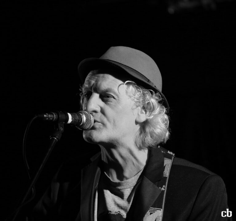 Flag Listeners will play Dolans this Saturday