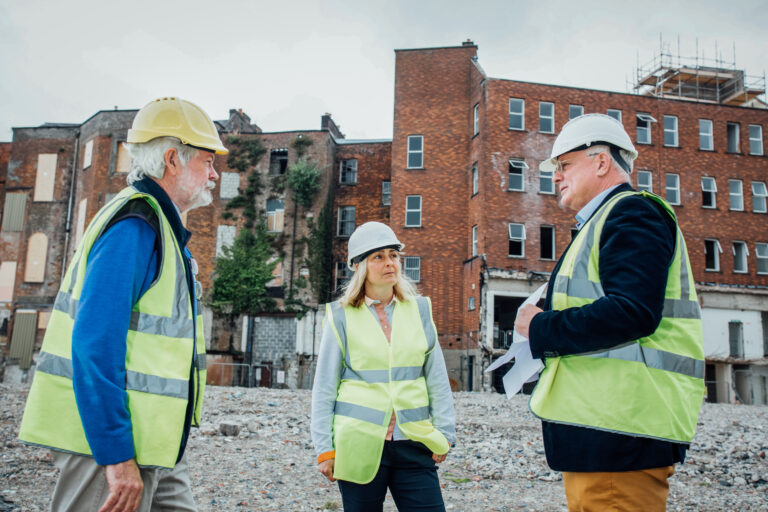 Delicate job to secure protected buildings on Opera Site