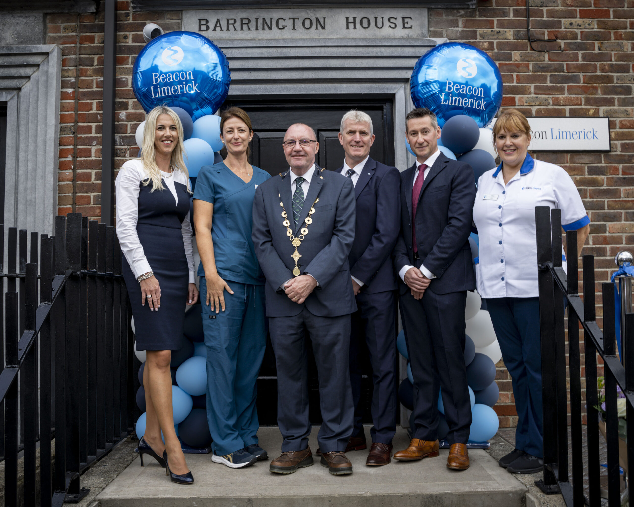 Kiely cuts the ribbon on Beacon Limerick