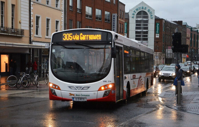 Limerick 305 bus